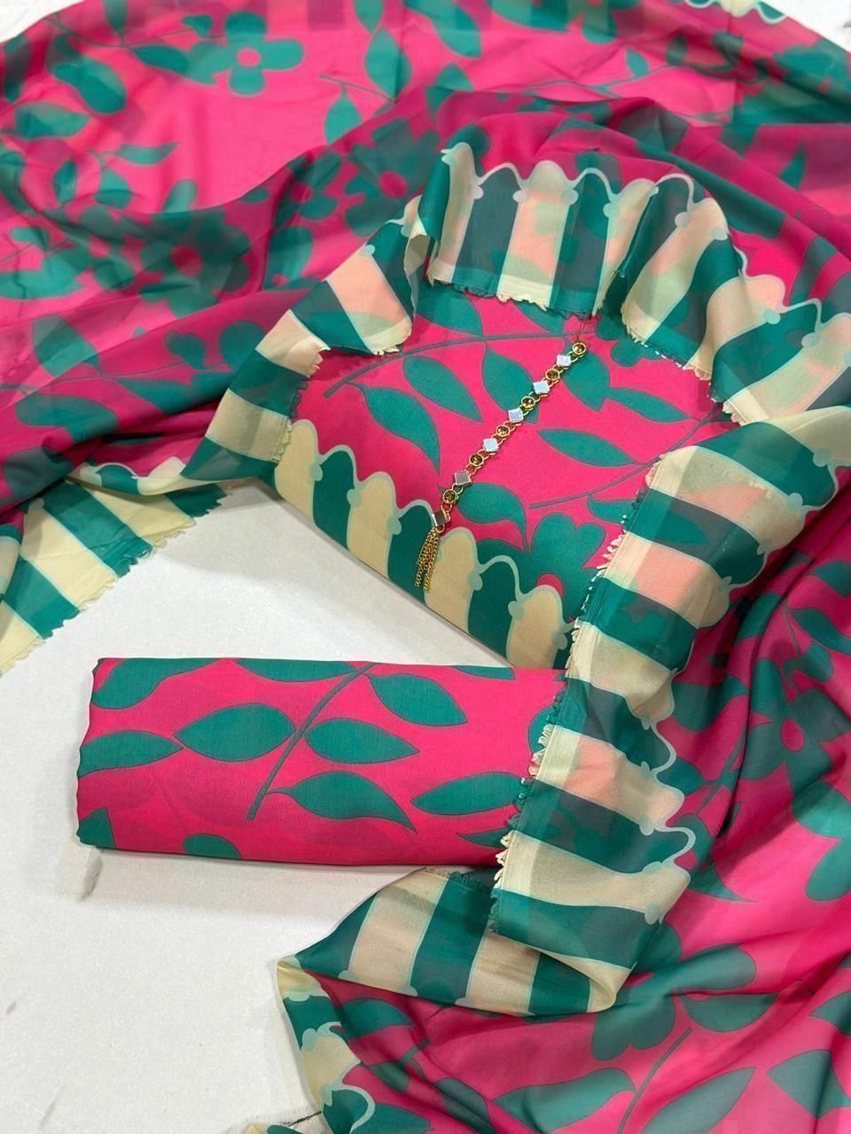 Swiss Lawn Digital Print 3Pc Dress Silk Duppta SW-03
